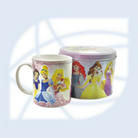 CANECA DE PORCELANA NA LATA PRINCESAS - DISNEY